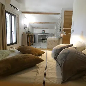 https://chambres-dhotes-dans-une-ancienne-bergerie.fr-provencehotel.com
